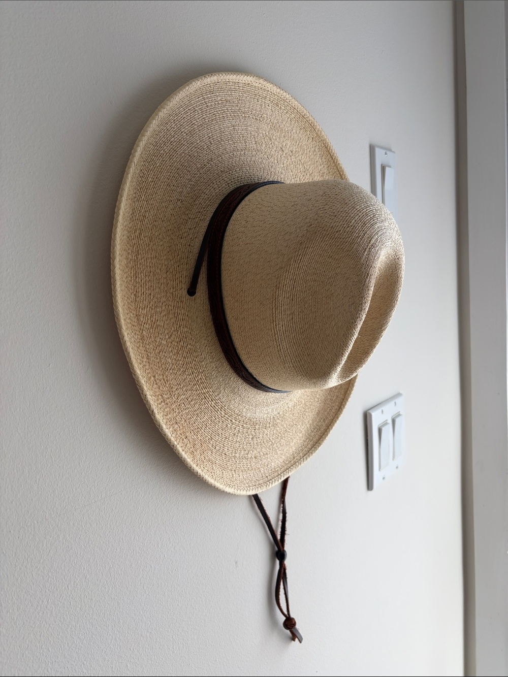 Stetson Natural Straw Hat with Dark Brown Leather Band - Picture 10 of 11